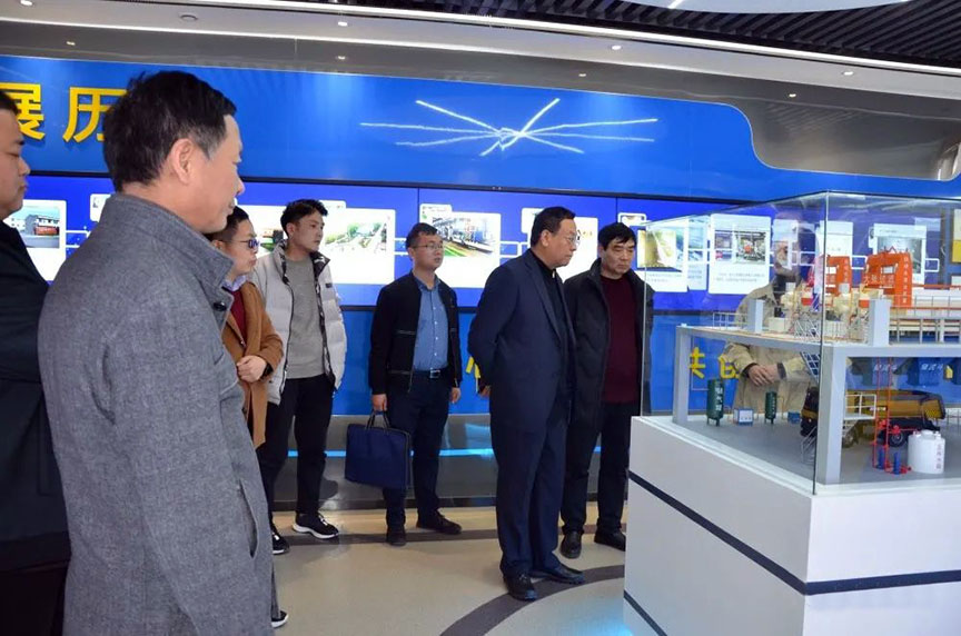 許昌市“雙百”企業(yè)人才工作組蒞臨大張公司調研(圖3)